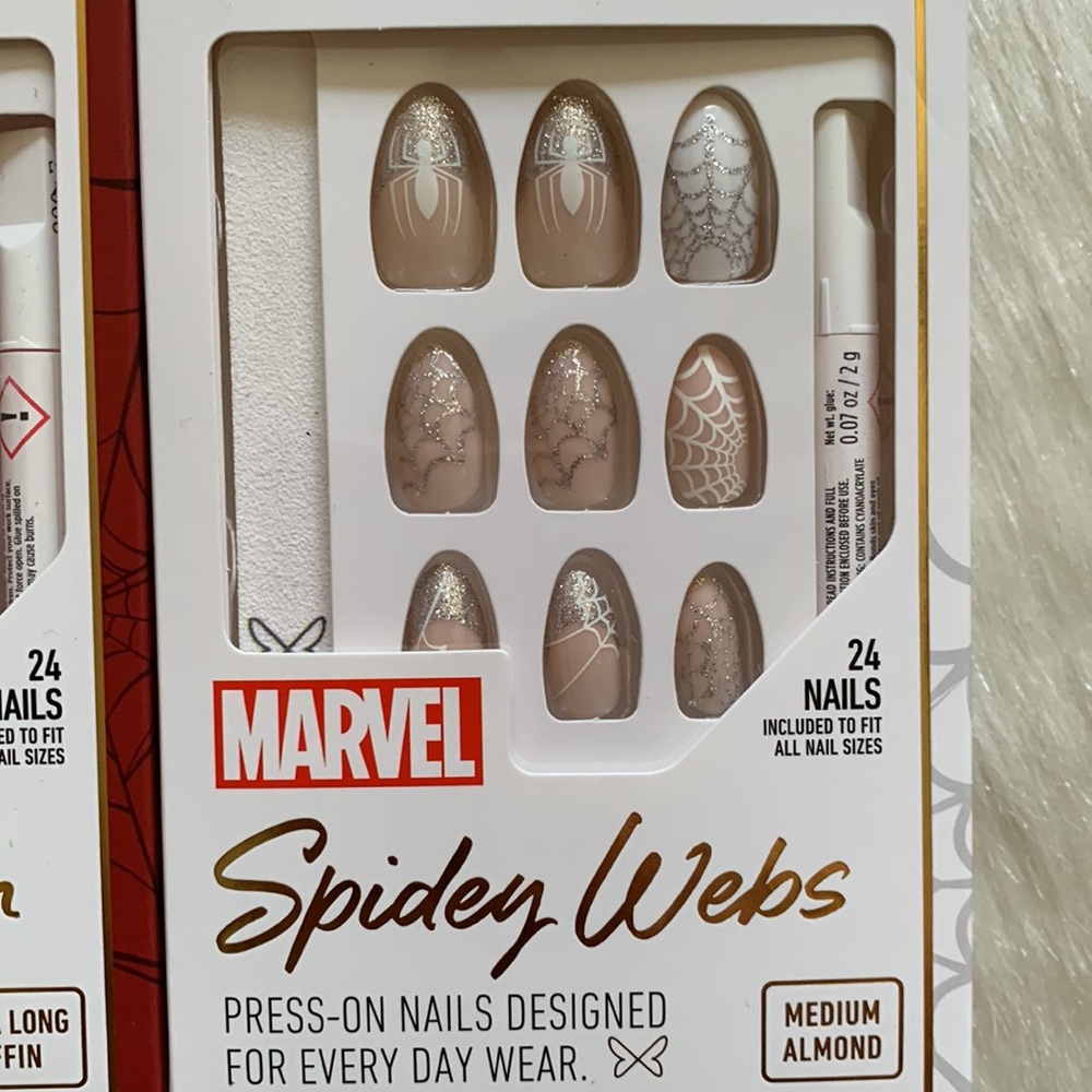 Clutch Cosmetics Marvel Spider-Man Statement Glitter Design Press-On Nails Set - Picture 3 of 10